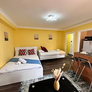 Cozy Studio In Central Apartment