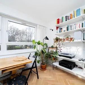 Cozy Double Bedroom At Earlsferry Way Shared Flat * London