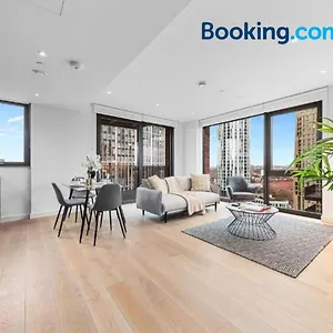 New 2 Bedroom Flat Riverview Balcony Aparthotel *