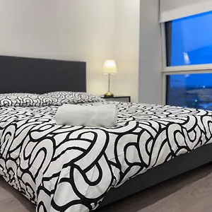 Apartment Modern Gem Near Excel & O2 Arena Balcony!