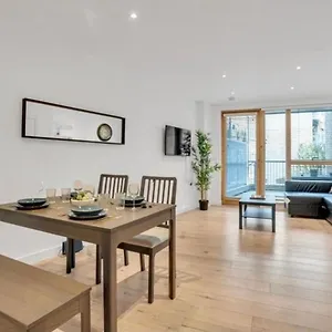 Outstanding 2 Bed Zone 2 Near London