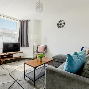 Bright 2br Flat, Forest Gate, East Апартаменты *