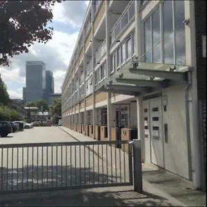 Elgin House, Poplar, E14 Capsule hotel *