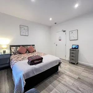 Dunamis Staycation West Apartment *