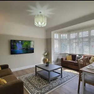 Beautiful 4bedroom 2bath Wifi And Free Parking Apartment South Norwood