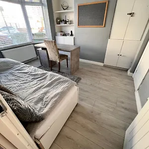 Apartment Id's Place *