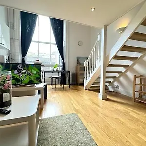 Duplex By Hyde Park- 8
