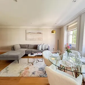 Luxurious In A Prestigious Location