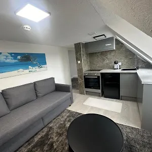 Apartment New One Bedroom In Chiswick *