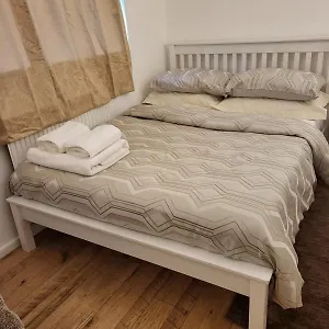 Homely Space In Havering, Essex Havering