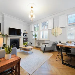 Luxury - In Battersea Park & Power Station Apartment