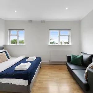 Charming Crouch Hill By Morethanstays Apartment
