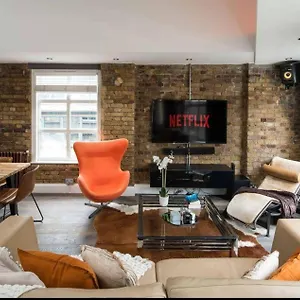 Luxury Penthouse Located Near Old Street