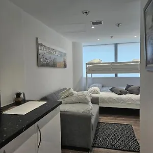 Apartment Small For Group Of 5 In Delta Dpf3