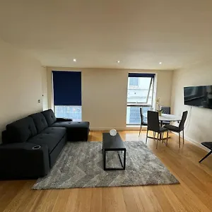 Paddington Station 2 Bedroom House