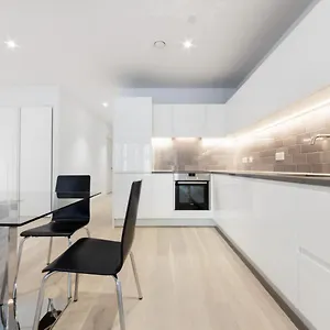Spacious Modern London