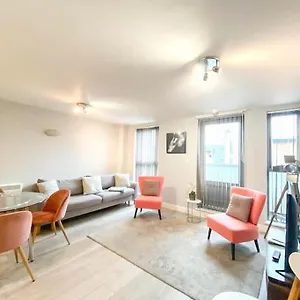 Apartment Contemporary Camden P2 *
