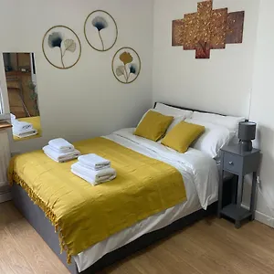 Flat In West Kensington Apartment London