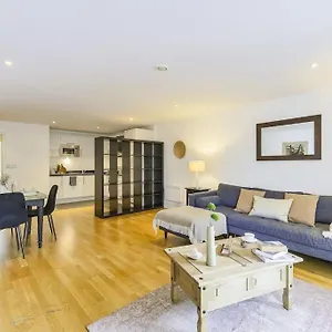 Luxurious 2-bedroom *
