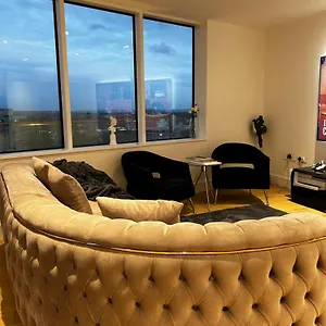 Luxury Sea View Two Bed Penthouse In Battersea Apartment
