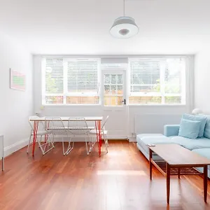 Apartment Unique 3bd Flat In Hoxton With Private Garden London