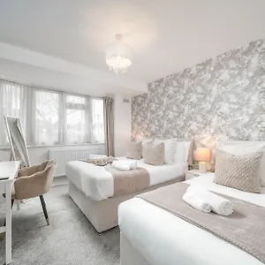 Lux 3bed Near Wembley With Parking By Oceana Group - Sleeps 8 * Harrow