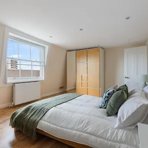 Parea Living - Spacious 4 Story House, Families, Big Groups * London