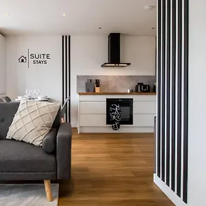 Holiday home Contractors, Parking, Central, Wifi Croydon