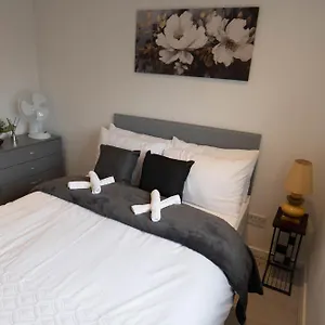 Beckton Docklands - 1 Bedroom - Sleeps 4 - Wifi