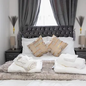 Highend Luxury Design Apartment London