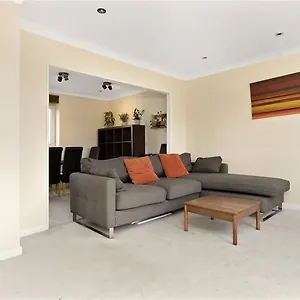 Amazing 4br Flat With Beautiful Terrace *