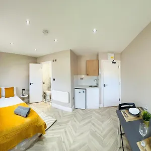Guest house London Heathrow Airport Only 5 Mins To Airport West Drayton (Middlesex)
