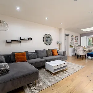 Guestready - Family House Retreat In Apartment Wembley