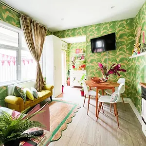 Claremont - Holiday home