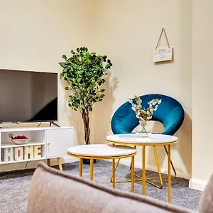 Spacious London Home- 15 Minutes To Paddington Apartment *