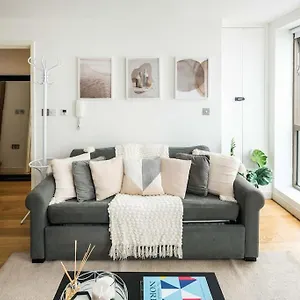 Prime Location Mews! Holiday home