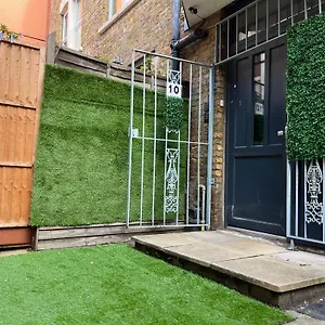 White Glasshouse Yard 1fl Apartment