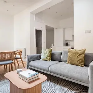 Luxury 2 Bed In Knightsbridge * London