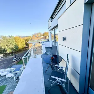 Contemporary With Private Terraces In Shoreditch, Hoxton, Islington Apartment *