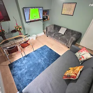 2 Bedroom Flat In - Old St - Zone 1 Apartment *