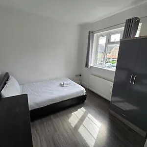 Limehouse En-suite With Garden View Apartment London
