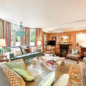 Phillimore Gardens Apartment