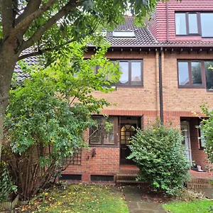Spacious And Elegant With En-suites Available In Canary Wharf Homestay *
