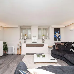 Luxury Flat In Cheslea Prime Location *