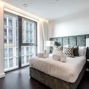 Luxury Riverfront Retreat In * London