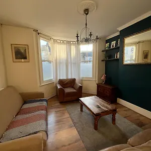 4 Bedroom House, Close To The O2 And Greenwich * London