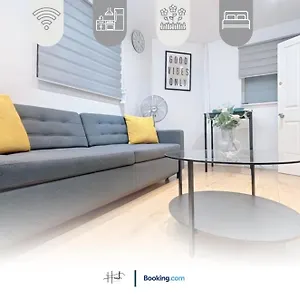 2 Bedroom Flat By Hush Haven Homes Short Lets And Serviced With Garden & Free Parking Near Excel, Lcy Airport *