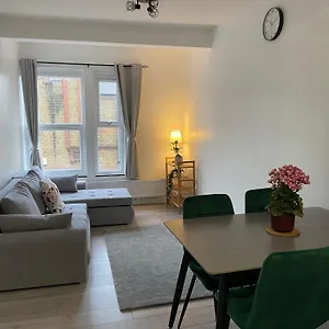 Seven Sisters Hideaway Apartment London