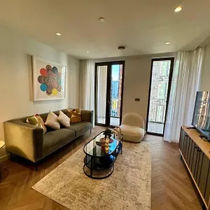 Hyde Park Luxury 2 Bed 2 Bath Balcony