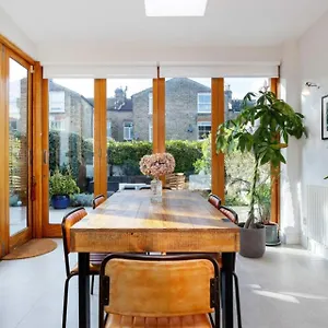 Modern Living Meets Timeless Charm Holiday home *